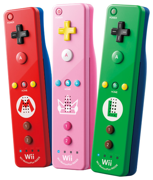 nintendo-wii-remote-plus-mario-peach-luigi-01